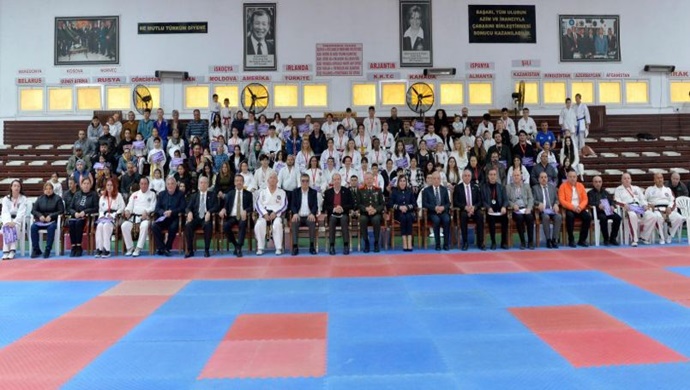 Cumhurbaşkanı Ersin Tatar, KKTC Taekwondo Federasyonu’nun 46. yıl dönümü dolayısıyla düzenlenen Martial Arts Oscar ödül törenine katıldı