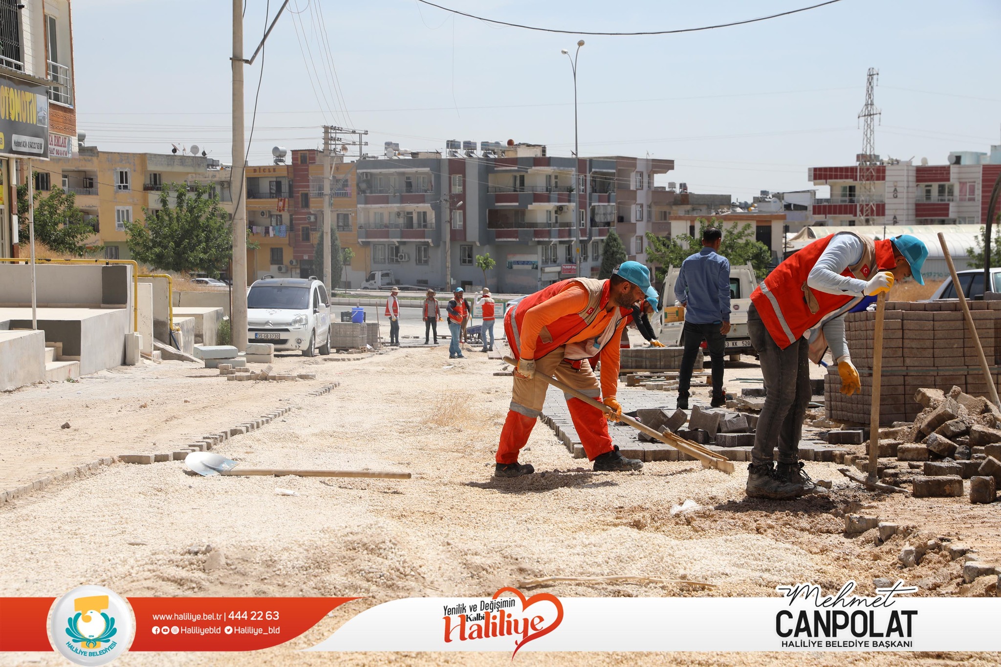 Bir 5 kişi ve yazı görseli olabilir